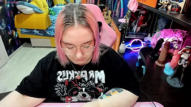 Snapshot of Softie_Sofy chatting on October 2025 02:01:02 AM Softie Sofy online show from October 2025 02:01:02 AM