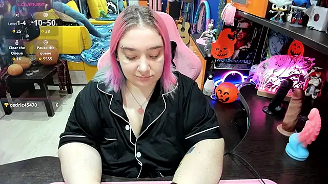 Snapshot of Softie_Sofy chatting on October 2025 02:24:01 AM Softie Sofy online show from October 2025 02:24:01 AM