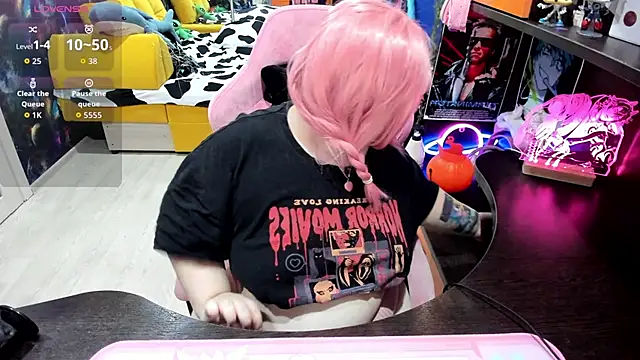 Snapshot of Softie_Sofy chatting on November 2025 03:19:01 AM Softie Sofy online show from November 2025 03:19:01 AM