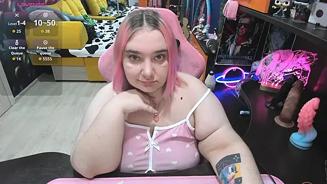 Snapshot of Softie_Sofy chatting on November 2025 03:29:01 AM Softie Sofy online show from November 2025 03:29:01 AM