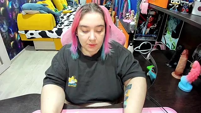 Snapshot of Softie_Sofy chatting on November 2025 03:28:02 AM Softie Sofy online show from November 2025 03:28:02 AM