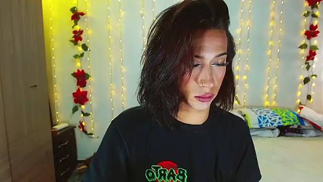 Kenisha Sweet online show from January 2025 04:43:01 AM