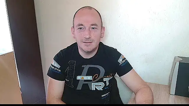 Snapshot of Johan___Barker chatting on January 2026 12:20:01 PM Johan Barker online show from January 2026 12:20:01 PM