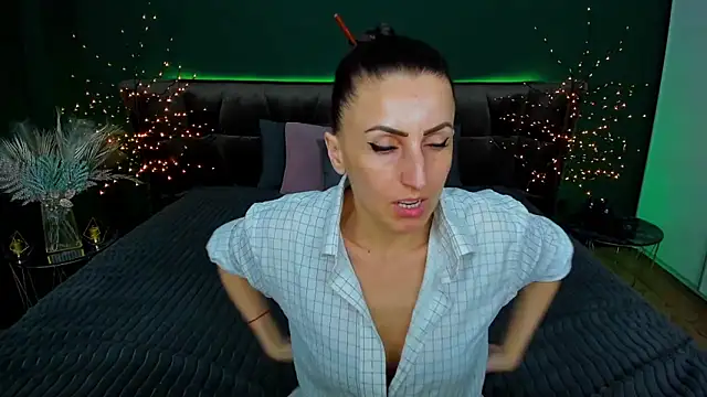 Rebecca Diamond online show from March 2025 03:52:01 PM