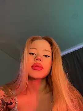 curchez  online show from December 2024 10:24:02 PM