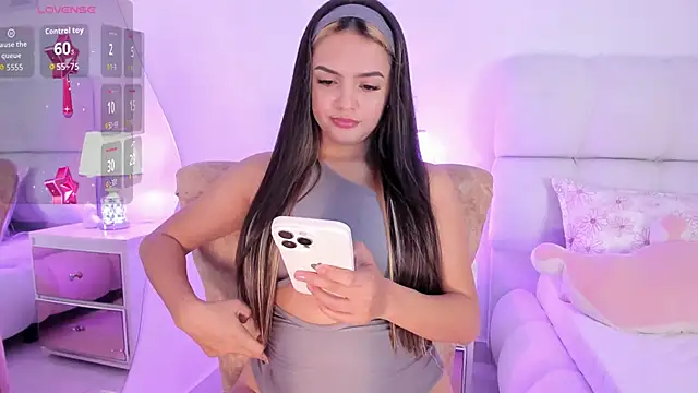 Snapshot of zoemina_xd chatting on December 2025 02:01:01 PM zoemina xd online show from December 2025 02:01:01 PM