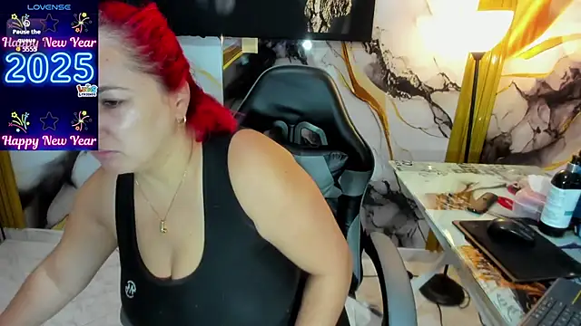 Snapshot of Eva_MilfF chatting on December 2025 12:35:02 PM Eva MilfF online show from December 2025 12:35:02 PM