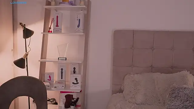 AbellaCroft online show from December 2024 01:36:02 PM