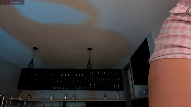 AbellaCroft online show from October 2025 12:17:02 PM