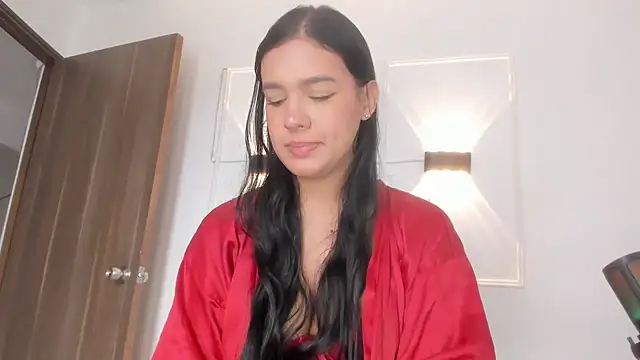 Snapshot of Hanna_Risso chatting on June 2026 06:06:02 PM Hanna Risso online show from June 2026 06:06:02 PM
