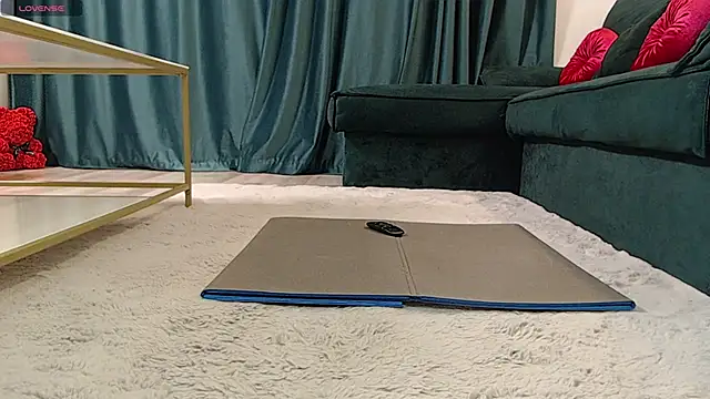 natasha-bigas online show from October 2025 07:11:01 PM