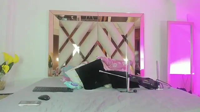 elena mature online show from March 2026 06:57:01 PM