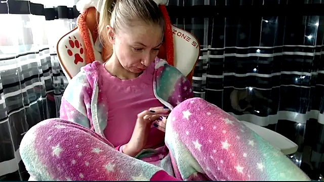 cold lollipop online show from February 2026 07:26:01 AM