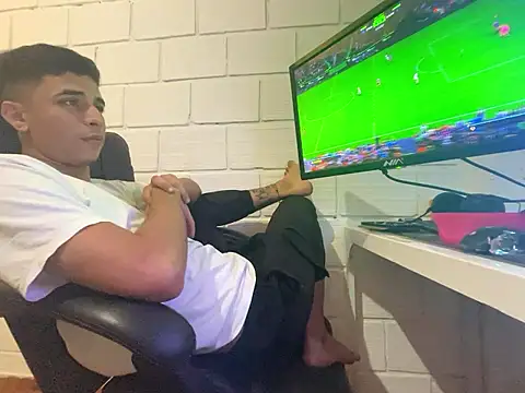 Max TheHorseDick online show from January 2026 04:59:01 AM