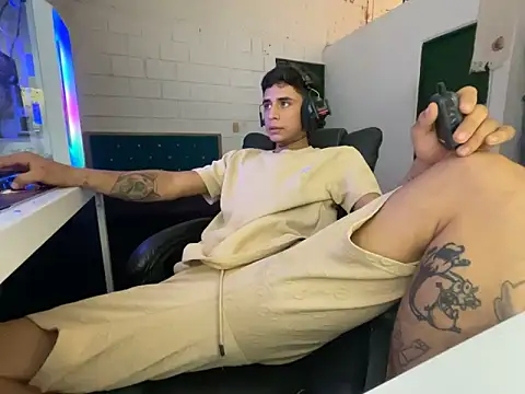 Max TheHorseDick online show from March 2026 06:58:01 PM