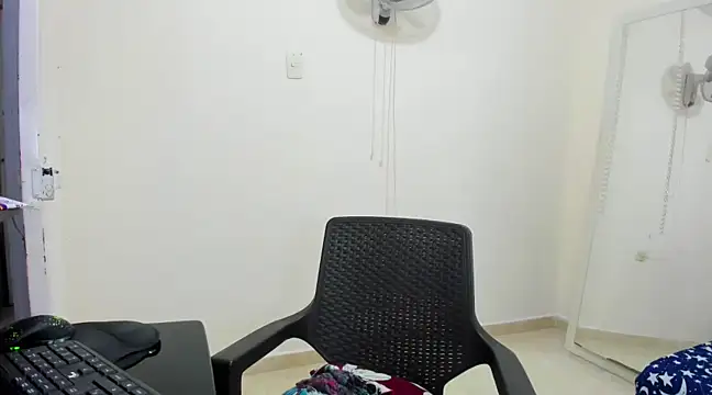 Snapshot of HUGEBOOBS_MILF chatting on February 2025 12:41:01 AM HUGEBOOBS MILF online show from February 2025 12:41:01 AM