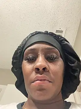 Foreignthababyy online show from November 2025 06:12:01 AM