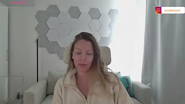 novaforyou1 online show from February 2025 10:34:01 AM