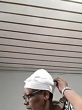 SEXYBOOBSNASS online show from October 2025 03:54:01 PM