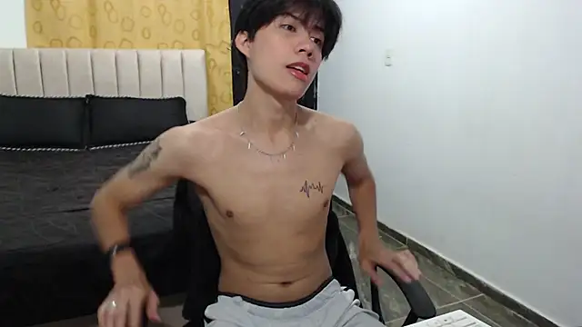 Snapshot of Elio-cam chatting on February 2025 08:35:02 AM Elio-cam online show from February 2025 08:35:02 AM