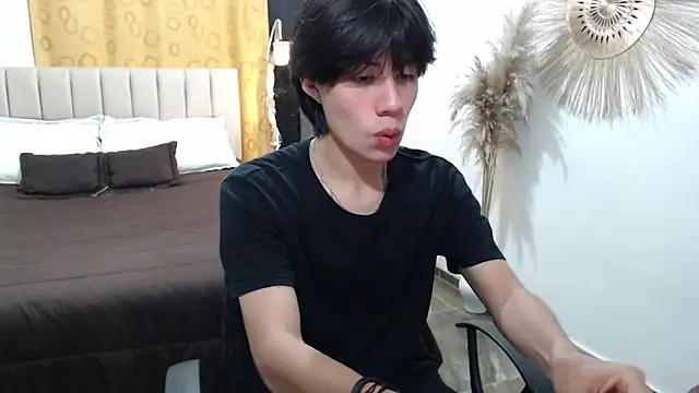 Snapshot of Elio-cam chatting on November 2025 08:25:01 AM Elio-cam online show from November 2025 08:25:01 AM