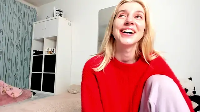 Snapshot of KenzieDawton chatting on December 2024 05:13:01 AM KenzieDawton online show from December 2024 05:13:01 AM