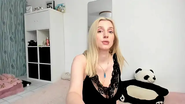 KenzieDawton online show from April 2026 04:37:02 PM