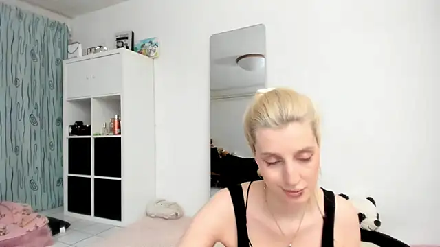 KenzieDawton online show from April 2026 04:16:02 PM
