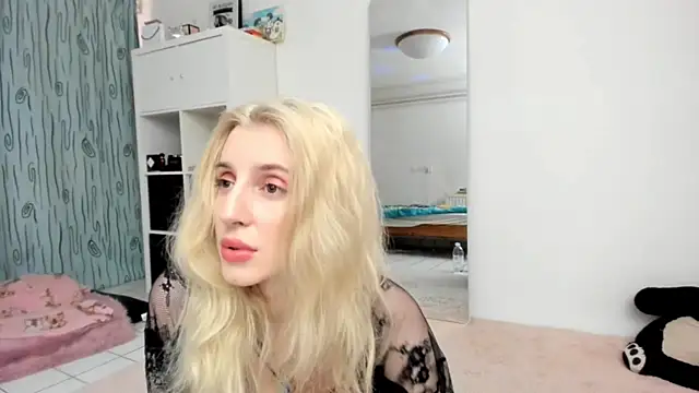 KenzieDawton online show from June 2026 11:53:01 AM