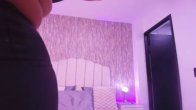 raven lilith  online show from February 2026 03:47:01 AM