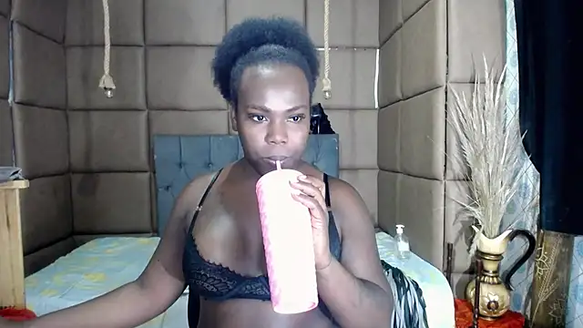 CatrinaGill online show from October 2025 03:00:01 PM