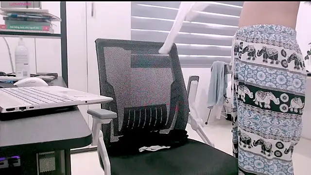 Shyn   online show from April 2026 04:23:02 AM