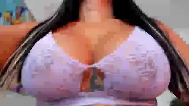 Snapshot of rosalia-04 chatting on January 2025 07:32:01 PM rosalia-04 online show from January 2025 07:32:01 PM