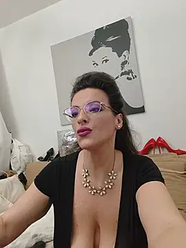 Snapshot of RebeccaNoble chatting on June 2026 12:41:02 AM RebeccaNoble online show from June 2026 12:41:02 AM