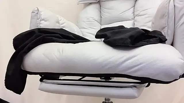 Tw Zoella online show from February 2026 03:05:01 PM