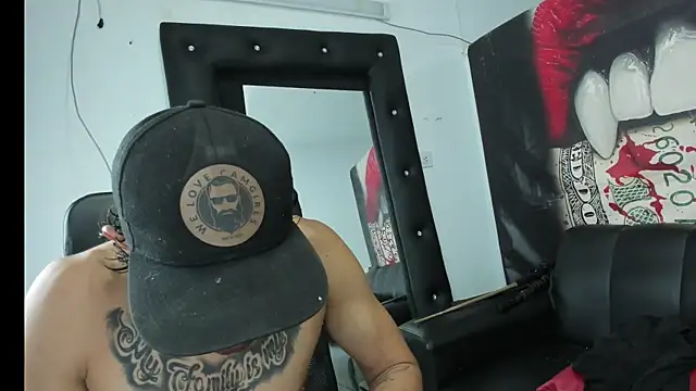 Snapshot of Strongernastyx chatting on February 2025 10:30:02 PM Strongernastyx online show from February 2025 10:30:02 PM