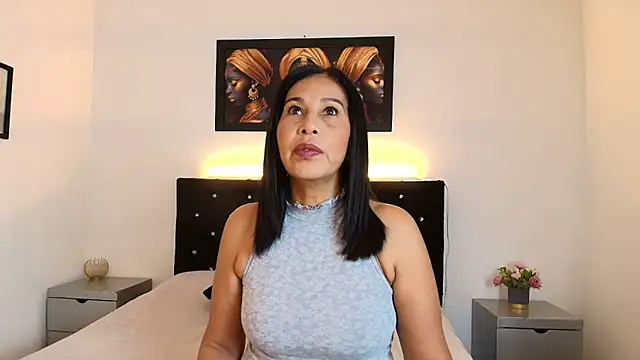 Shanon mature online show from June 2026 07:11:01 PM