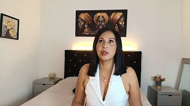 Shanon mature online show from June 2026 07:25:02 PM