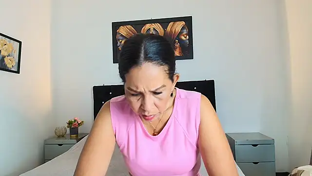Shanon mature online show from July 2026 07:00:02 PM