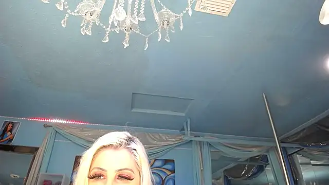 ADRIANNA FOX online show from September 2025 05:19:02 AM