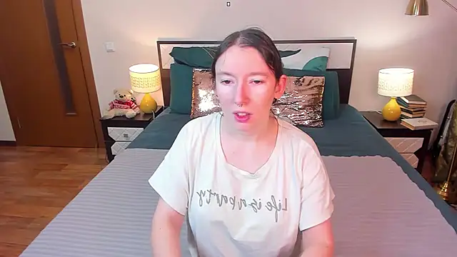 Snapshot of CatherineWalls chatting on February 2026 04:11:01 AM CatherineWalls online show from February 2026 04:11:01 AM