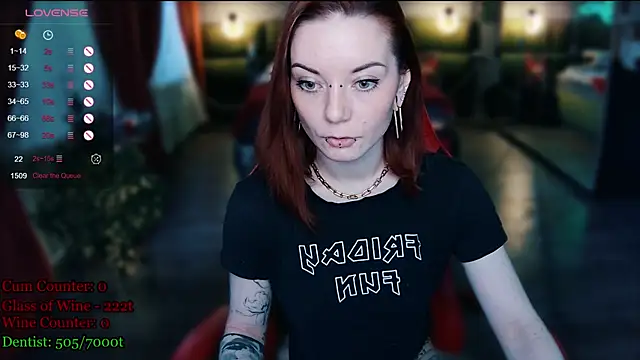 Snapshot of MaxPhoenixx chatting on June 2026 07:02:02 PM MaxPhoenixx online show from June 2026 07:02:02 PM