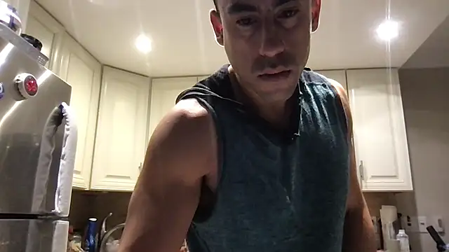 Snapshot of BigGuyMuscle chatting on December 2025 01:24:02 AM BigGuyMuscle online show from December 2025 01:24:02 AM