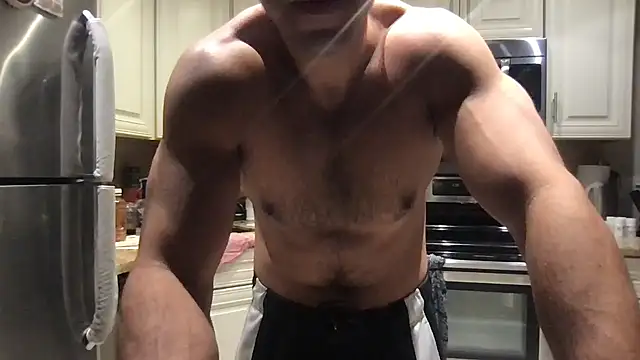 Snapshot of BigGuyMuscle chatting on January 2026 03:21:01 AM BigGuyMuscle online show from January 2026 03:21:01 AM