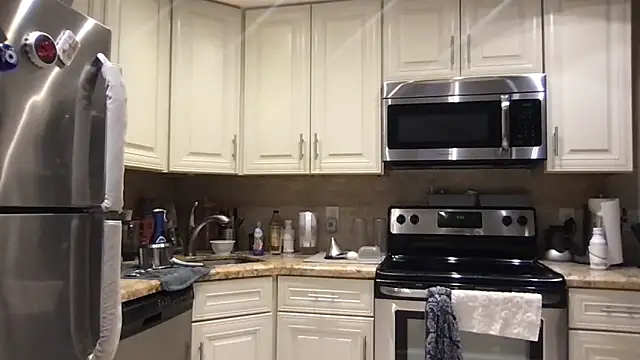 Snapshot of BigGuyMuscle chatting on February 2026 12:31:02 AM BigGuyMuscle online show from February 2026 12:31:02 AM