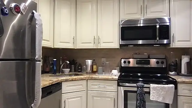 Snapshot of BigGuyMuscle chatting on February 2026 01:33:01 AM BigGuyMuscle online show from February 2026 01:33:01 AM