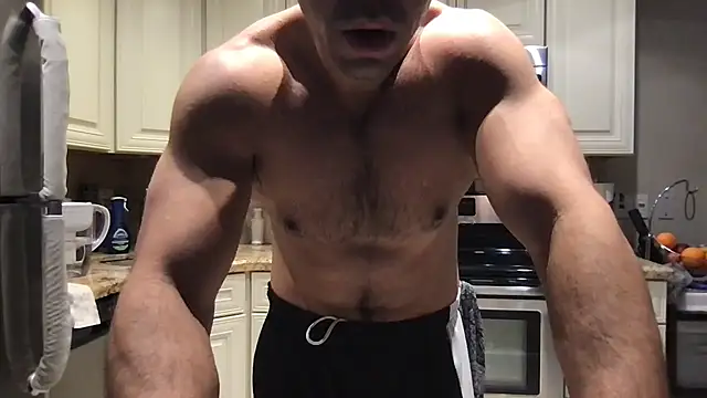 Snapshot of BigGuyMuscle chatting on February 2026 07:53:01 PM BigGuyMuscle online show from February 2026 07:53:01 PM