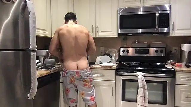 Snapshot of BigGuyMuscle chatting on February 2026 01:35:02 AM BigGuyMuscle online show from February 2026 01:35:02 AM