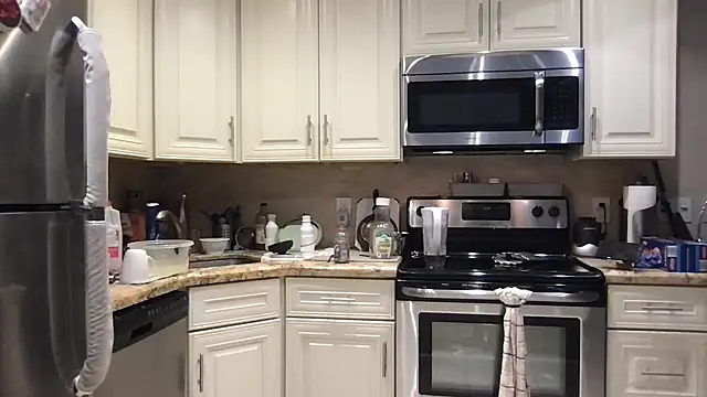 Snapshot of BigGuyMuscle chatting on February 2026 09:00:01 PM BigGuyMuscle online show from February 2026 09:00:01 PM