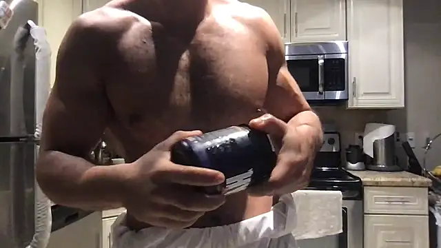 Snapshot of BigGuyMuscle chatting on February 2026 09:33:01 PM BigGuyMuscle online show from February 2026 09:33:01 PM